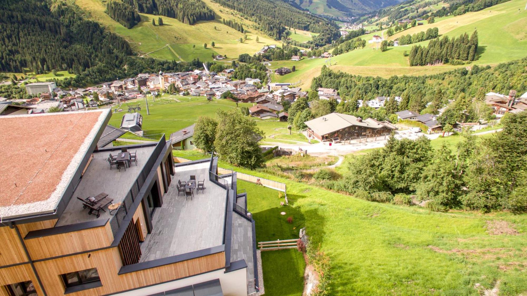 Landhaus Saalbach - Joker Card Included In Summer Bed & Breakfast Exterior photo