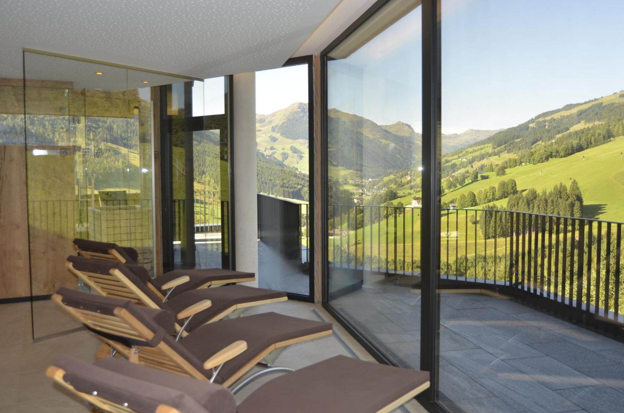 Landhaus Saalbach - Joker Card Included In Summer Bed & Breakfast Exterior photo