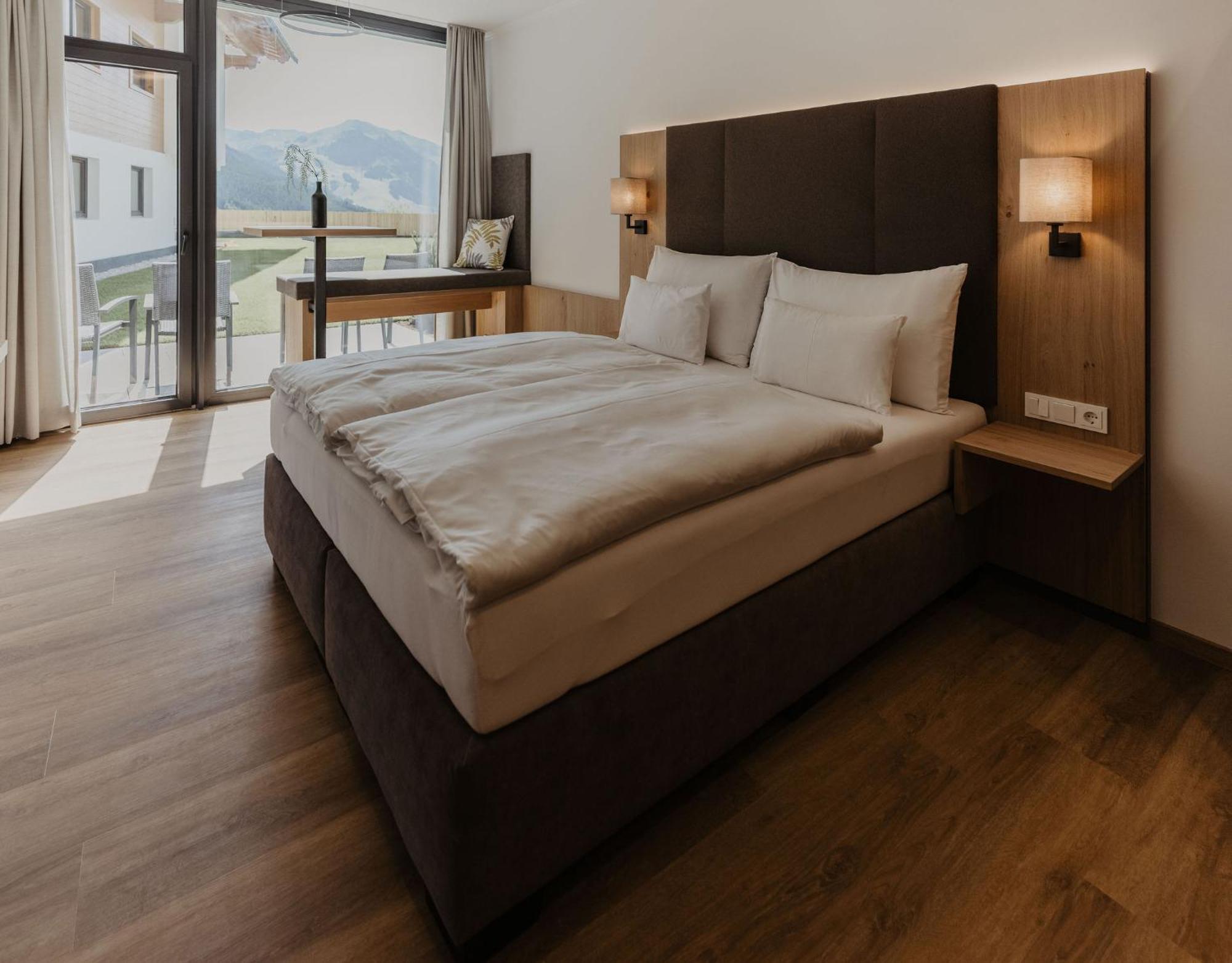 Landhaus Saalbach - Joker Card Included In Summer Bed & Breakfast Exterior photo