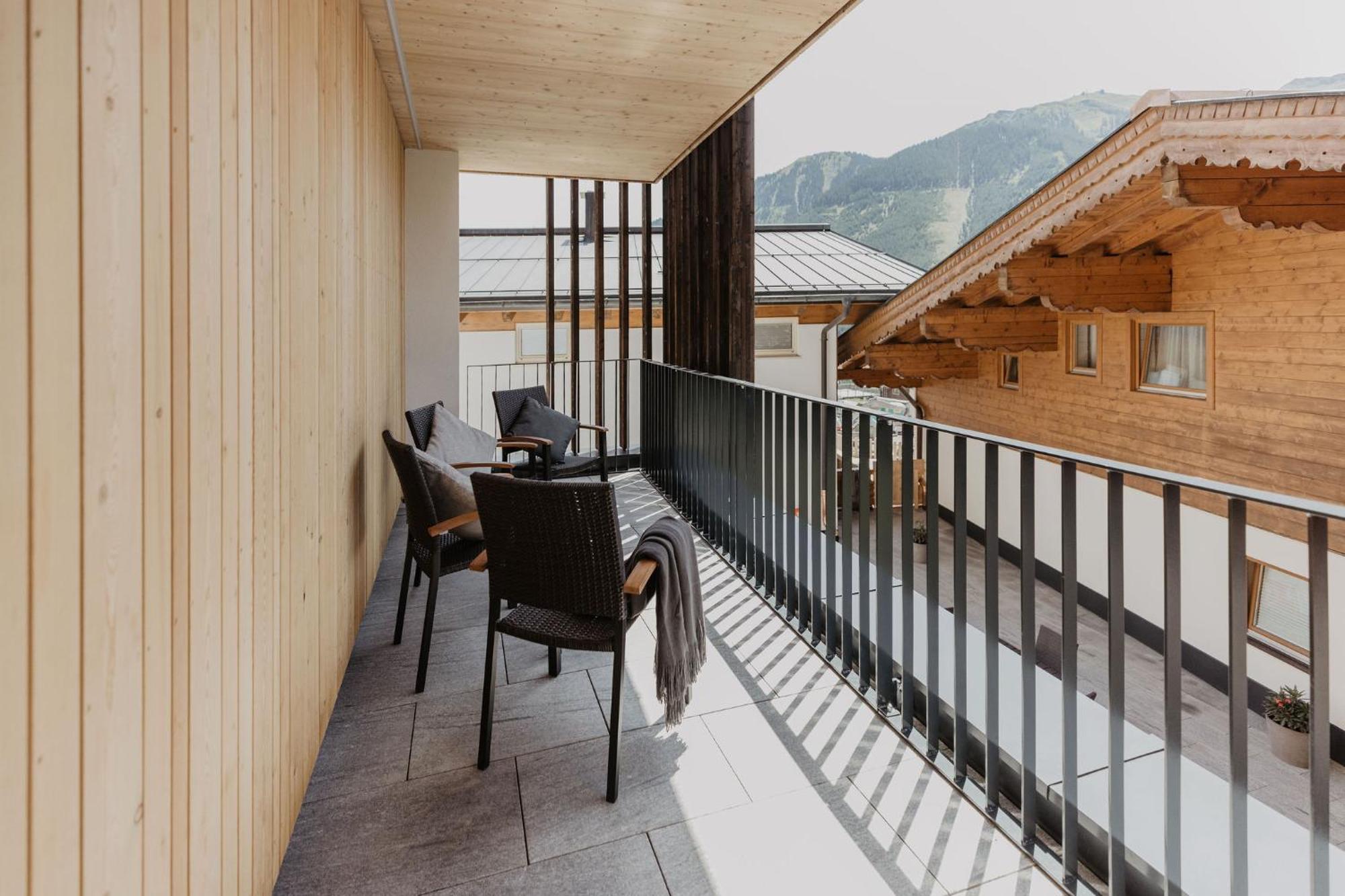 Landhaus Saalbach - Joker Card Included In Summer Bed & Breakfast Exterior photo