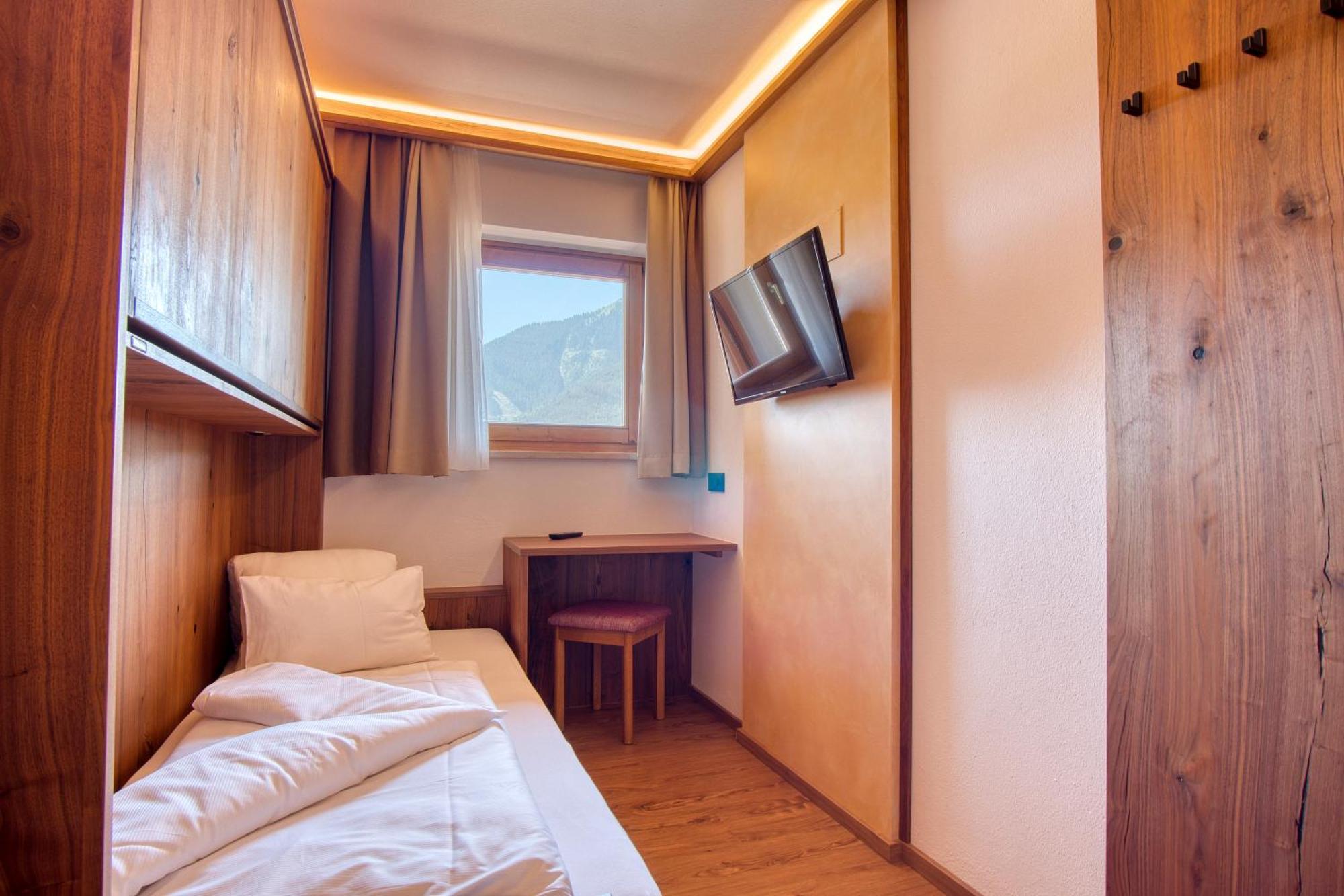 Landhaus Saalbach - Joker Card Included In Summer Bed & Breakfast Room photo